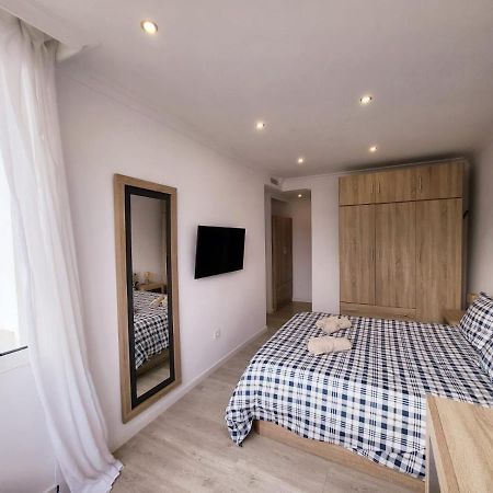 Stylish 3 Bedroom Penthouse In Marbella Centre With Large Pool Close To The Beach Екстер'єр фото