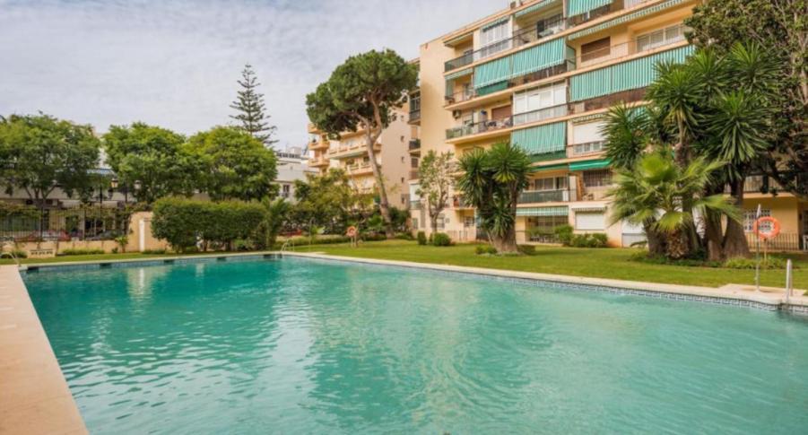 Stylish 3 Bedroom Penthouse In Marbella Centre With Large Pool Close To The Beach Екстер'єр фото