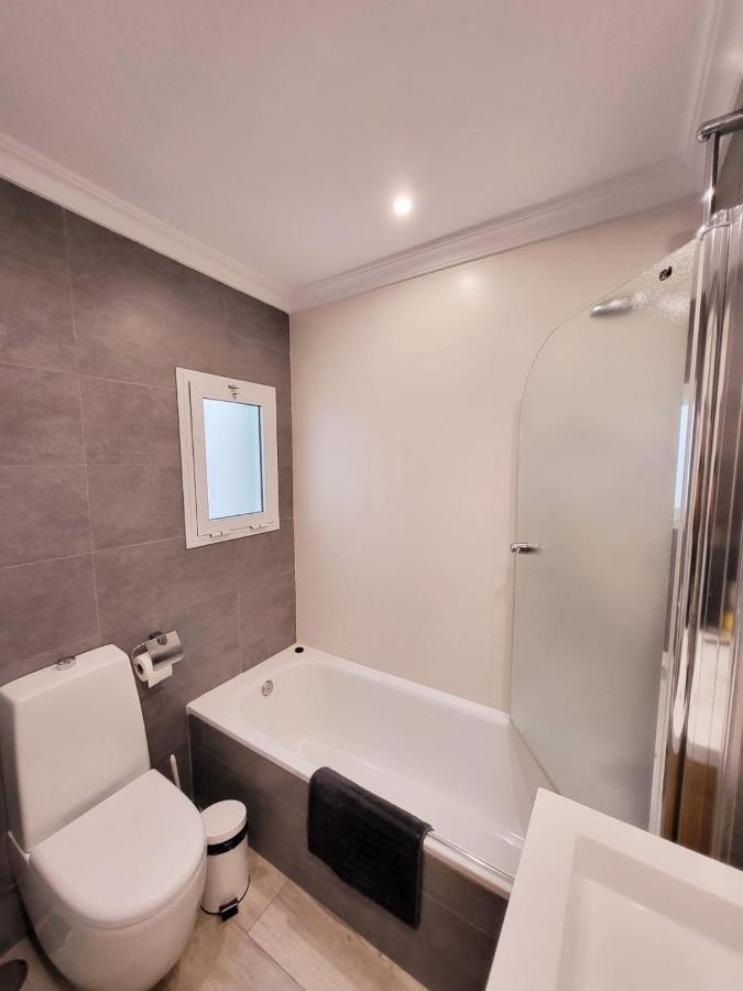Stylish 3 Bedroom Penthouse In Marbella Centre With Large Pool Close To The Beach Екстер'єр фото